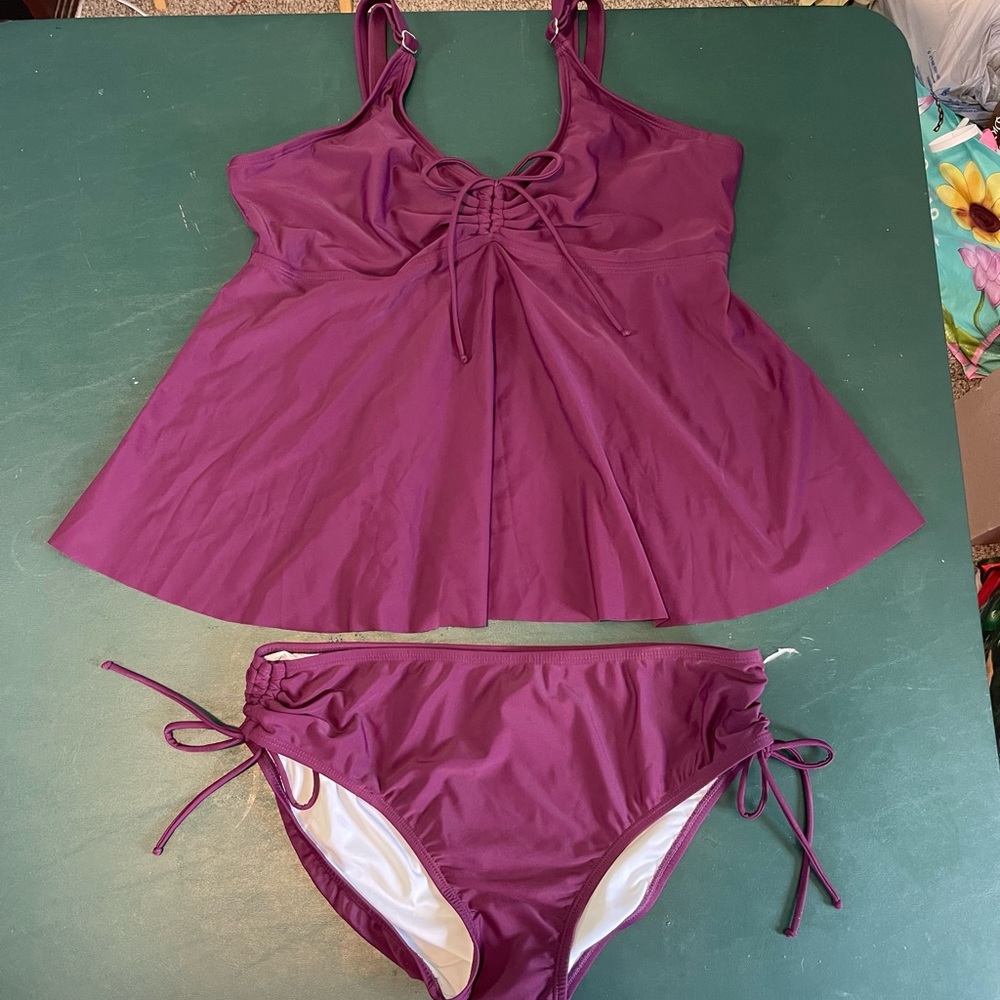 BNWOT 2 piece swimsuit size XL